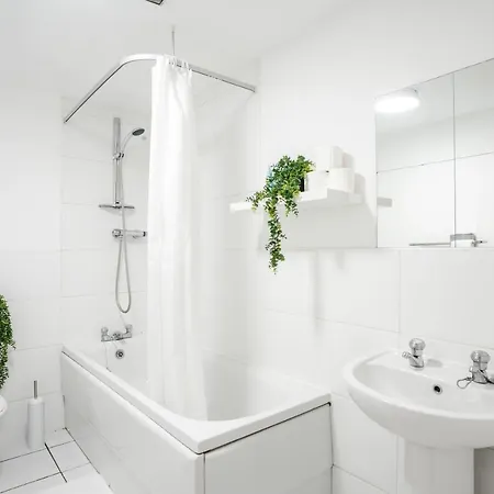 Stylish 2 Bed Manchester Flat Экстерьер фото